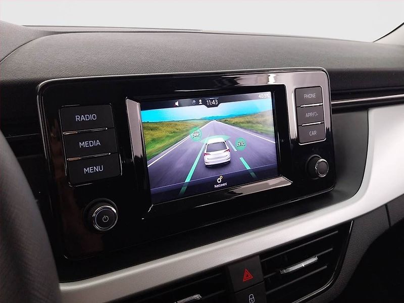 Škoda Scala (2020) Ambition 1.0 TSI, Tempomat - fotka 19 z 20