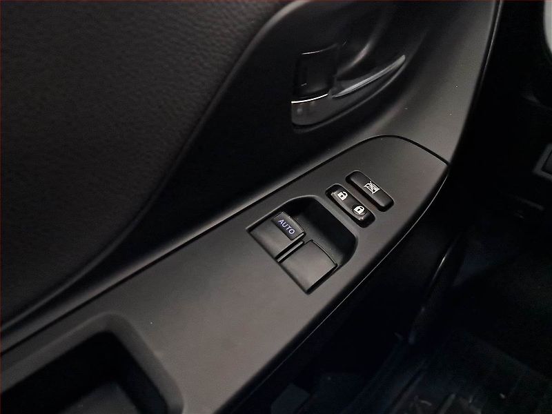Toyota Yaris (2019) 1.5 Dual VVT-i, Serv.kniha - fotka 16 z 16