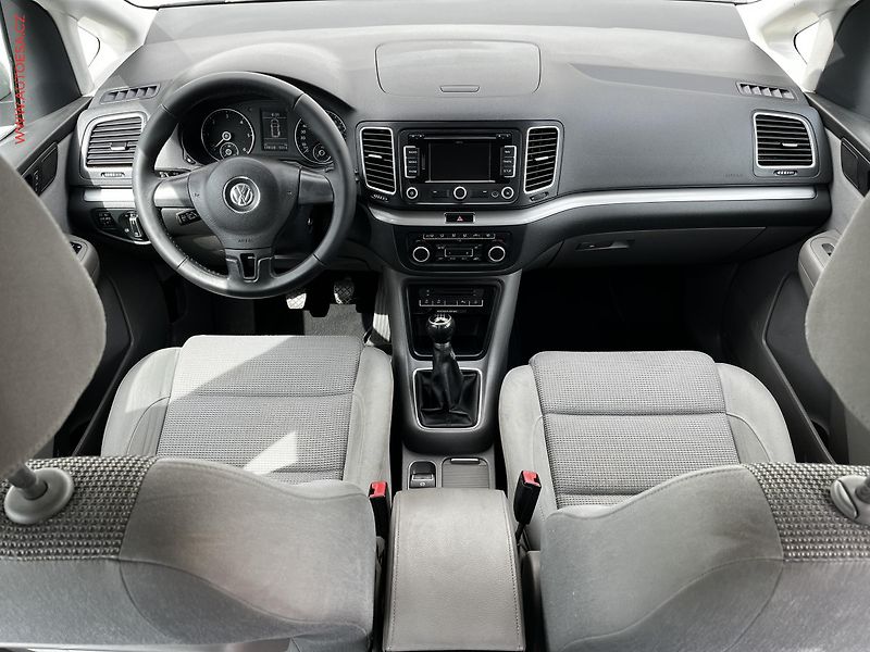 Volkswagen Sharan (2011) 2.0 TDi, Comfortline - fotka 8 z 23