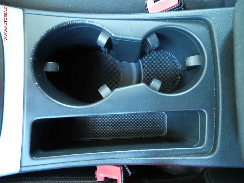 Audi A5 (2010) 2.0TDi, AC, park.čidla - fotka 17 z 17