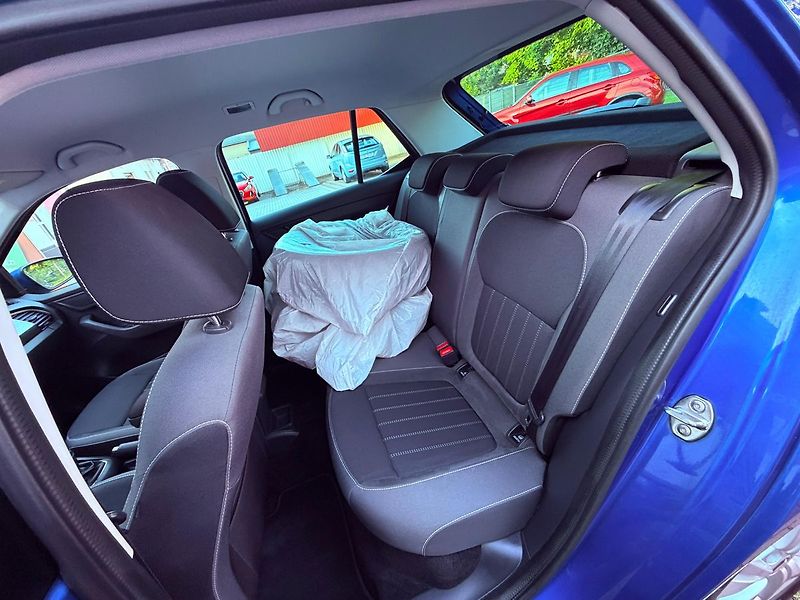 Škoda Fabia 1.0 TSi Style, ČR, 46 tkm, LED - fotka 12 z 26