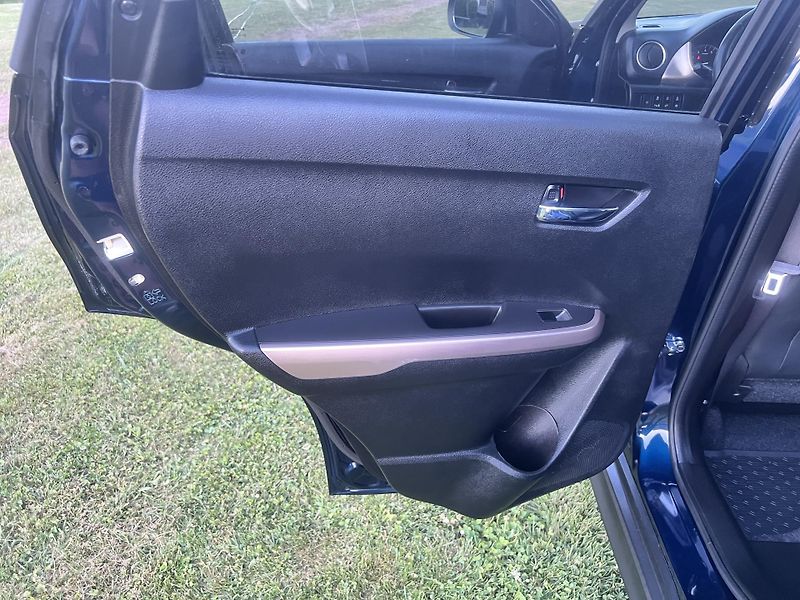 Suzuki Vitara 1,6 88KW,4x4,NAVI,PANORAMA - fotka 15 z 47