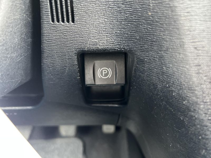Toyota Avensis SOL 1.8 VVT-i NAVI KLIMA ALU - fotka 19 z 45