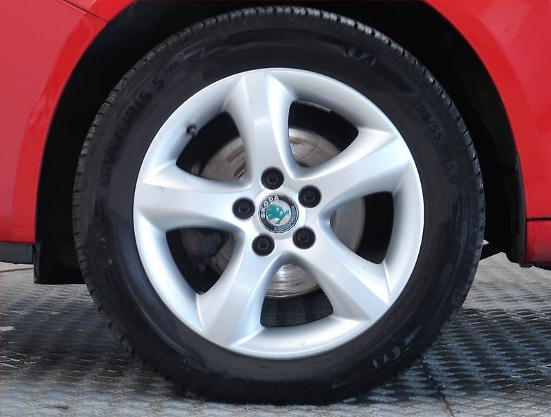 Škoda Fabia (2008) Ambition 1.4 TDI, nová STK - fotka 13 z 14