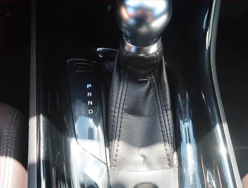 Toyota C-HR (2018) 1.8 Hybrid - fotka 13 z 18