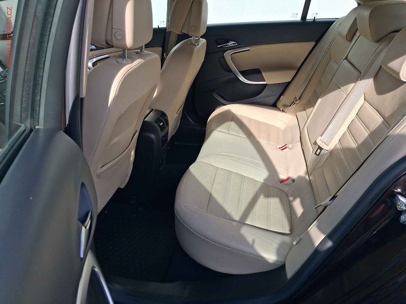 Opel Insignia (2015) 2.0CDTi, 1.maj, Bixen, navi - fotka 10 z 19