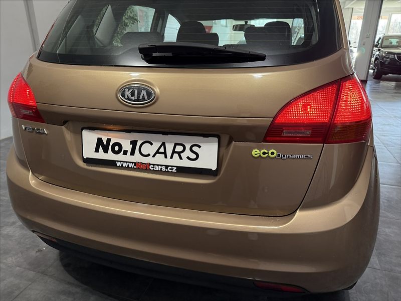 Kia Venga 1,4   i KLIMA NOVÉ ROZVODY - fotka 23 z 30
