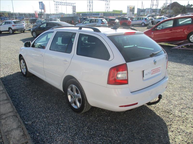 Škoda Octavia 1,4 TSi, Navi,aut.klima,servis - fotka 6 z 45