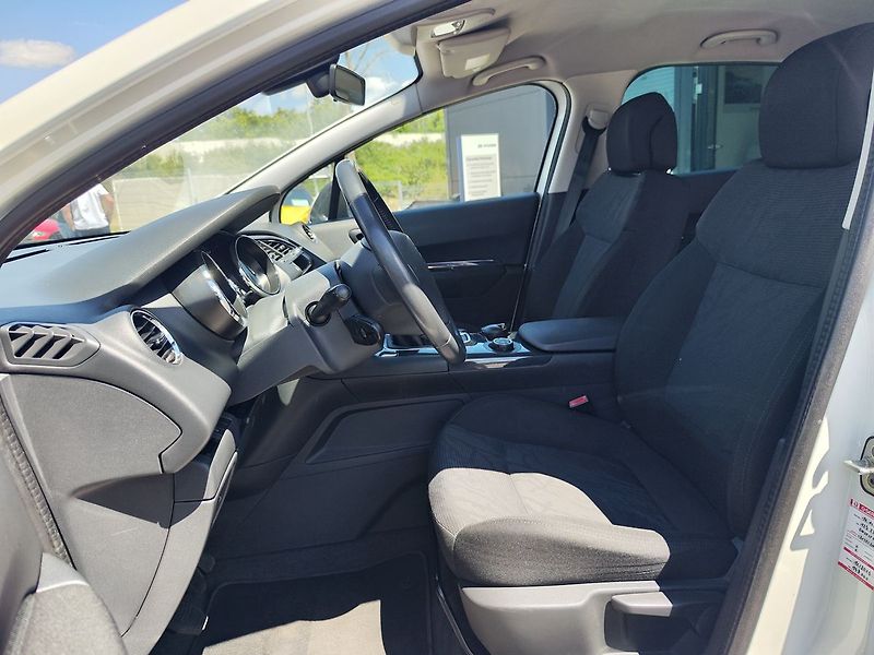 Peugeot 3008 1.6 THP/115kW Premium - fotka 14 z 23