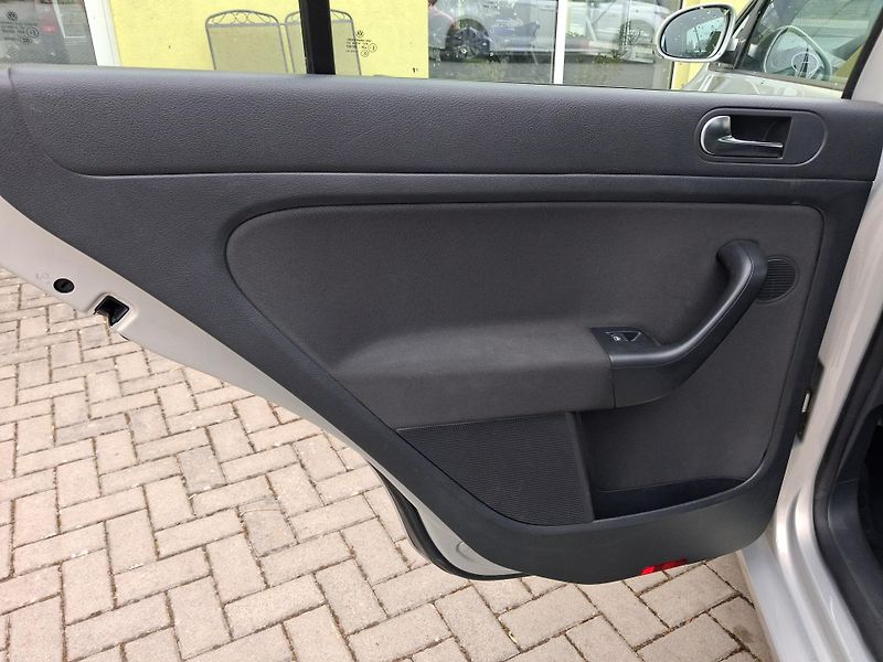 Volkswagen Golf Plus (2013) 1,2TSi SERVISKA NOVÁ STK ! - fotka 14 z 46