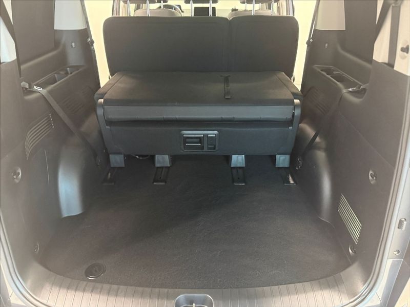 Hyundai Staria 2,2 CRDI PREMIUM LUXURY PANO - fotka 21 z 26