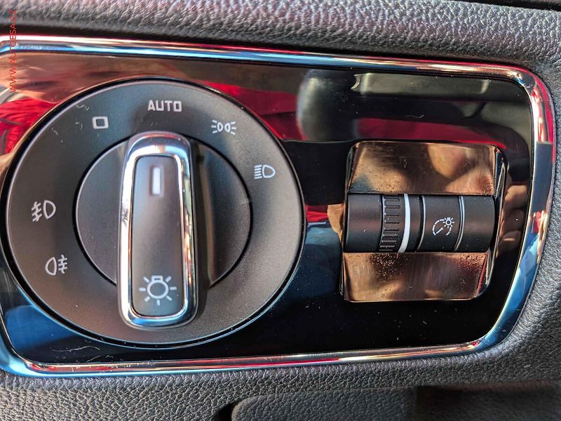 Škoda Superb (2015) 2.0TDi 4x4, ČR, DSG, xenon - fotka 13 z 18