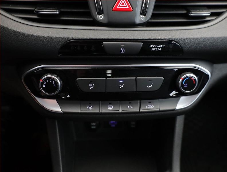 Hyundai i30 (2022) 1.5 DPI, Serv.kniha, Tempomat - fotka 11 z 17