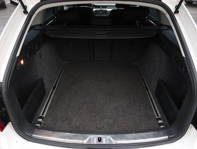 Škoda Superb (2010) Ambition 2.0 TDI, Serv.kniha - fotka 13 z 18