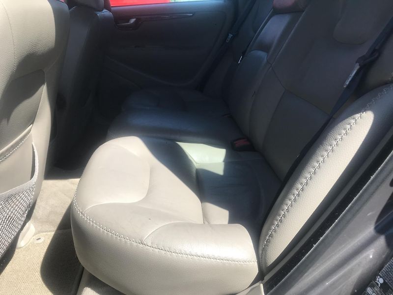 Volvo XC70 2.4 D5 136 KW,AWD,AUTOMAT - fotka 11 z 16