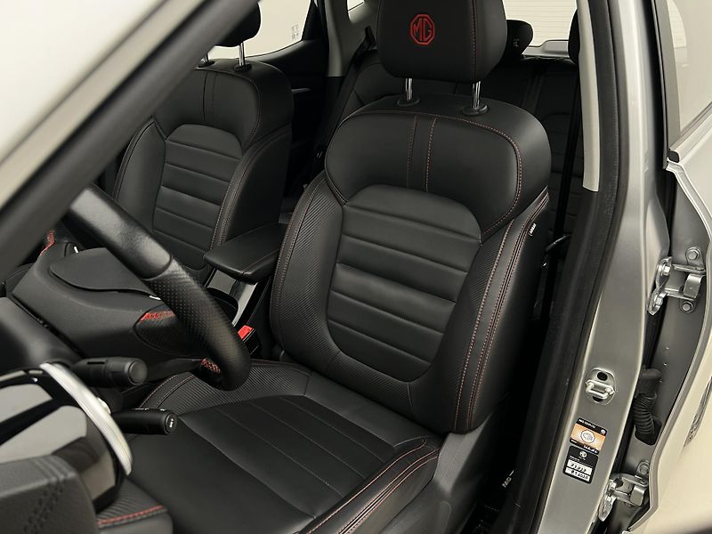 MG ZS 1.0T EXCLUSIVE AUT CZ  - fotka 15 z 37