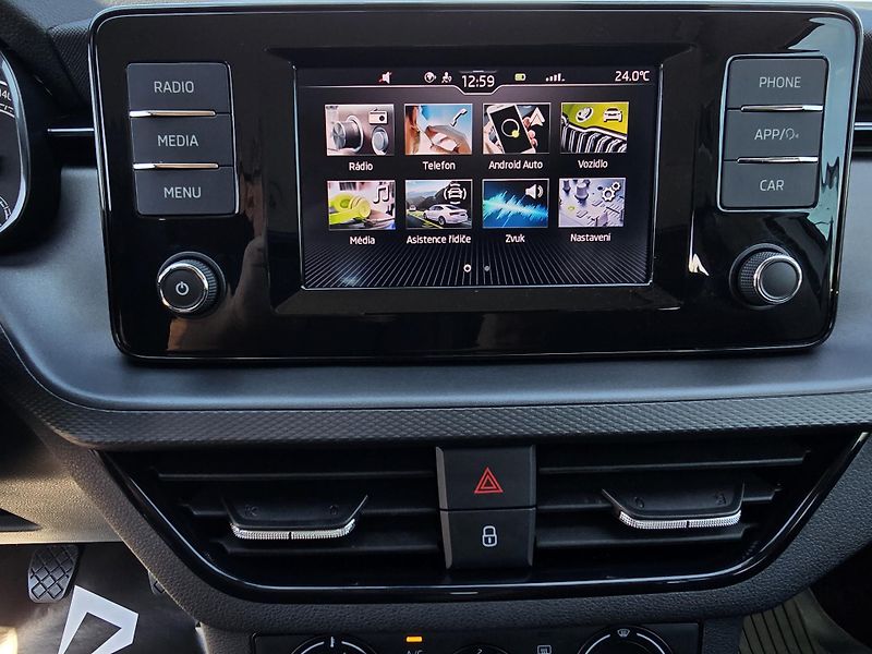 Škoda Scala 1.0TSI AMBITION NEHAVAR TOP ČR - fotka 29 z 36