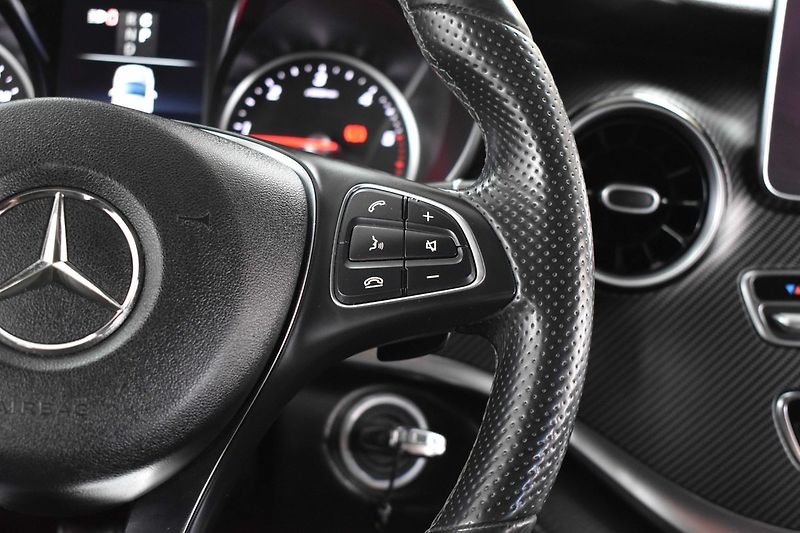 Mercedes-Benz Třídy V V 300d 4MATIC*AMG*TAŽNÉ*DPH* - fotka 21 z 39
