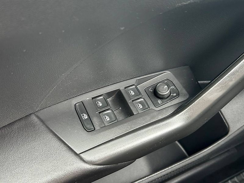 Volkswagen T-Cross Life 5G 1,0TSi - fotka 21 z 25