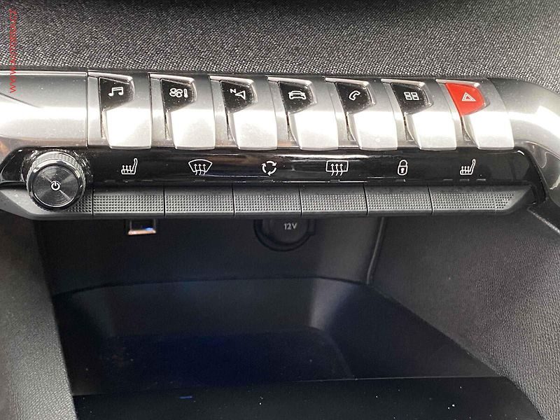 Peugeot 5008 (2018) 1.2 PT, Crossway - fotka 14 z 19