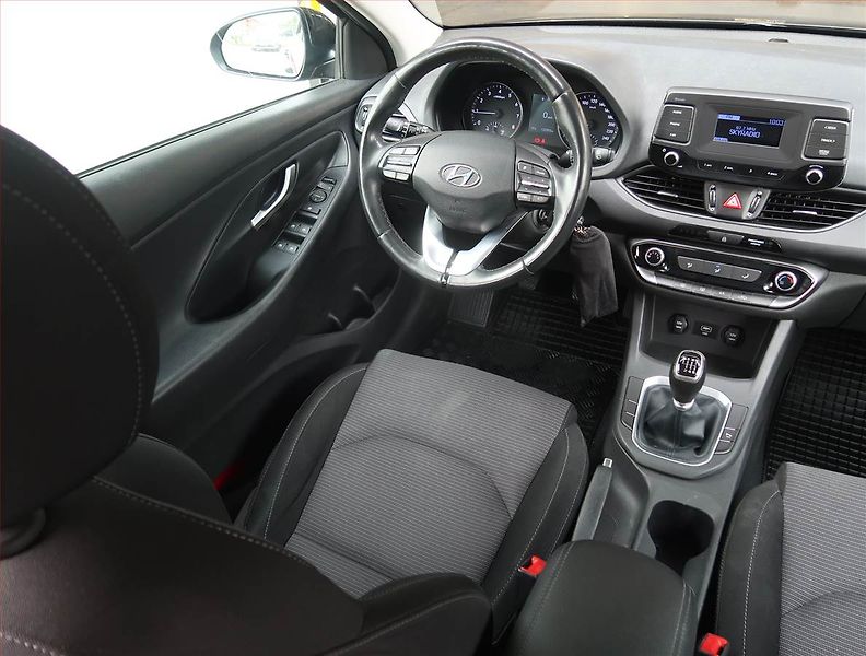 Hyundai i30 (2022) Comfort 1.0 T-GDI, Serv.kniha - fotka 7 z 15