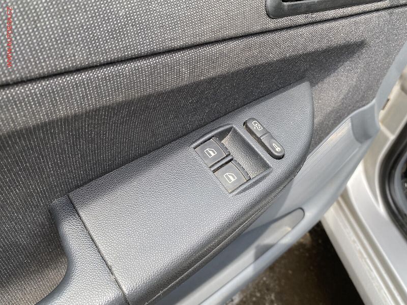 Škoda Fabia (2004) 1.2 12V, ČR, STK4/28 - fotka 13 z 14