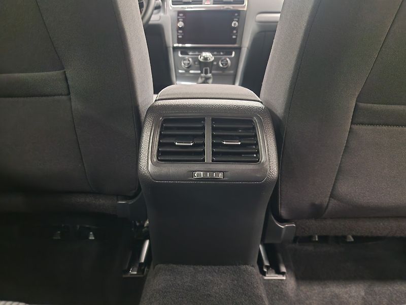 Volkswagen Golf (2018) 1.4 TGI MAN 2018 | Záruka - fotka 28 z 64