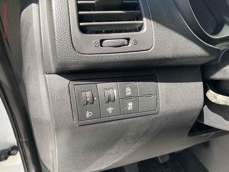 Hyundai ix20 (2019) 1.6i, ČR, servis.kniha, AC - fotka 14 z 15