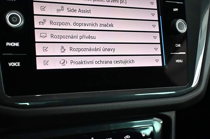 Volkswagen Tiguan (2023) 2.0 Matrix LED Tažné Kamera AC - fotka 20 z 38