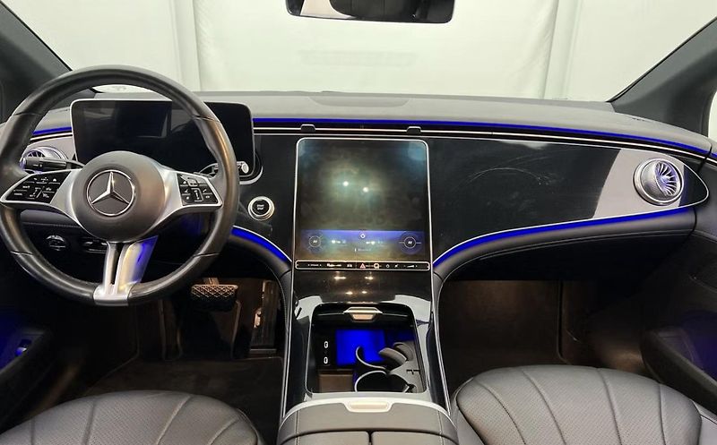 Mercedes-Benz EQE 350+ Avantgarde Ambient - fotka 15 z 23