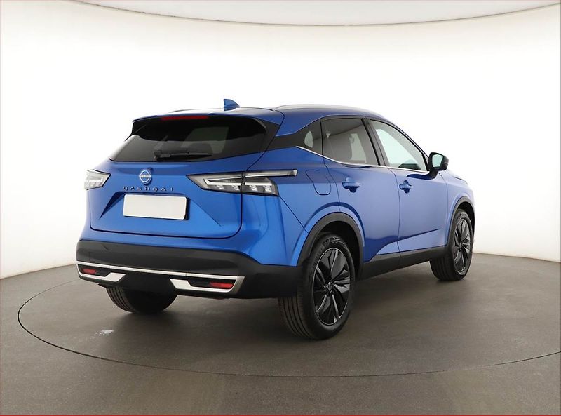 Nissan Qashqai (2025) 1.3 DIG-T MHEV, TEKNA, DPH - fotka 5 z 19