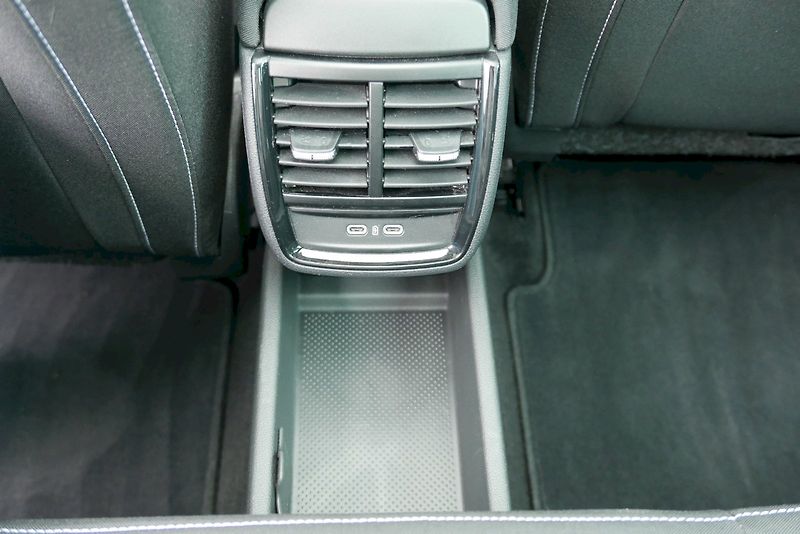 Škoda Kamiq (2025) 1.0 TSI 85 kW M6° Monte Carlo - fotka 20 z 30