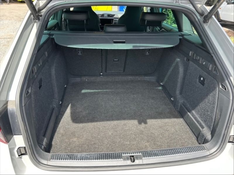 Škoda Superb 2,0 TDI 110 SportLine DSG - fotka 6 z 11
