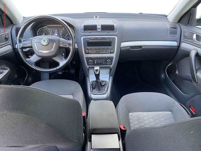 Škoda Octavia (2013) 2.0 TDi, Ambiente, TZ - fotka 8 z 16