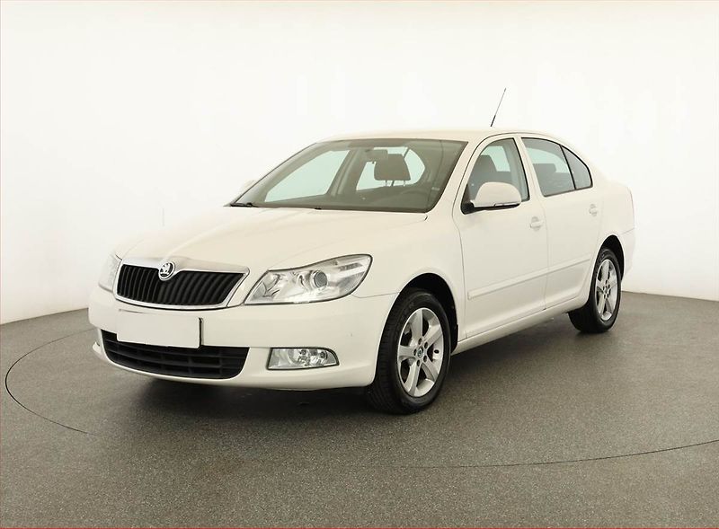 Škoda Octavia (2012) Ambition 1.2 TSI, Tempomat - fotka 2 z 12