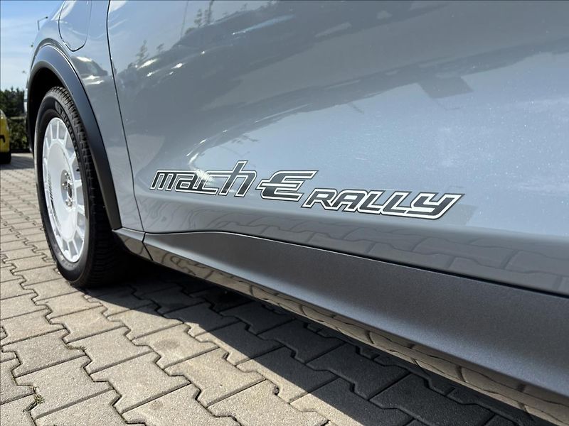 Ford Mustang Mach-E Rally 358kW MagneRide AWD - fotka 14 z 47