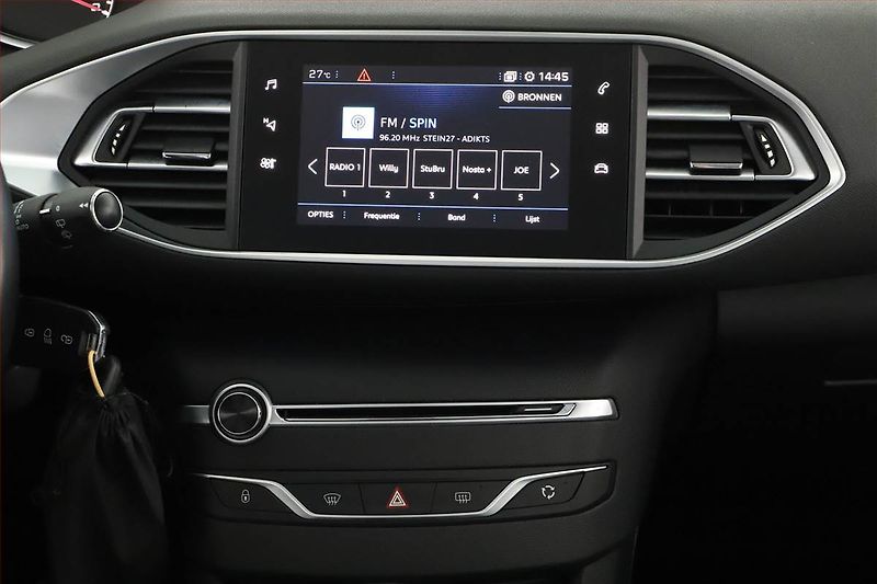 Peugeot 308 (2020) Allure 1.5 BlueHDi, Serv.kniha - fotka 9 z 15