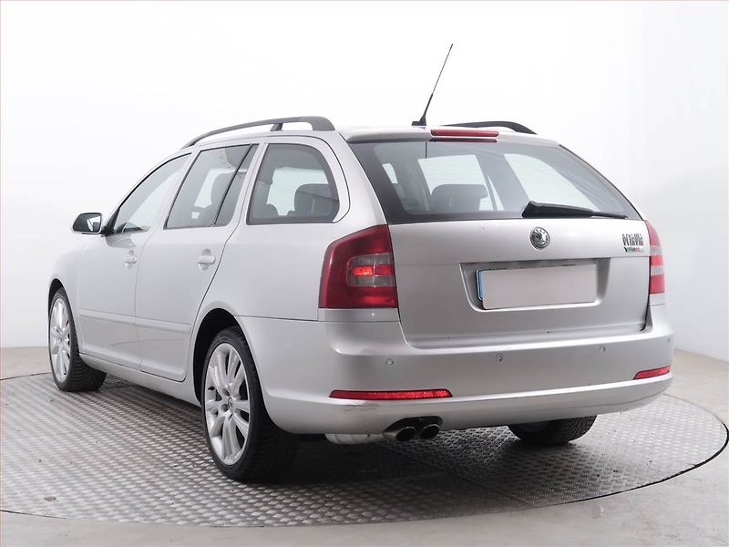 Škoda Octavia (2007) RS 2.0 TDI, po STK, zamluveno - fotka 4 z 16