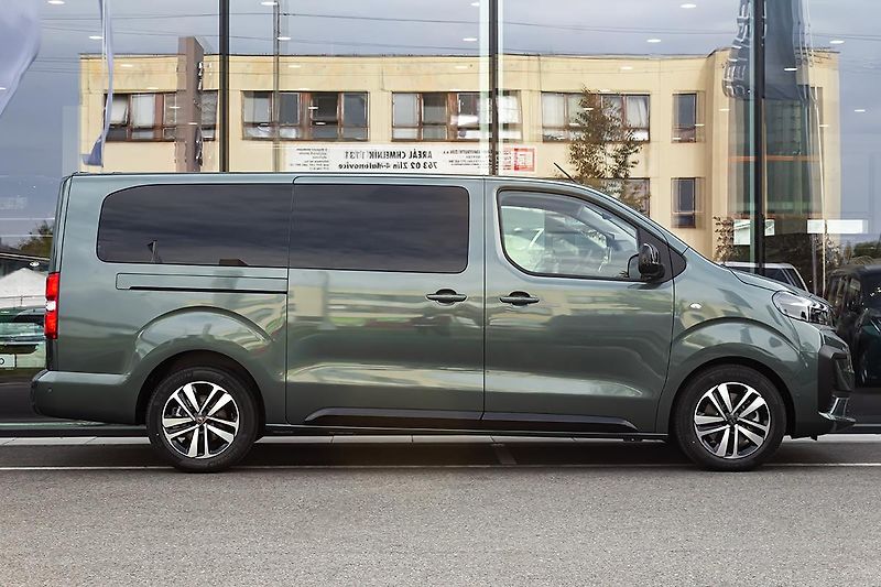 Peugeot Traveller (2026) 2,2 Allure BlueHDi Long 180 S& - fotka 5 z 23