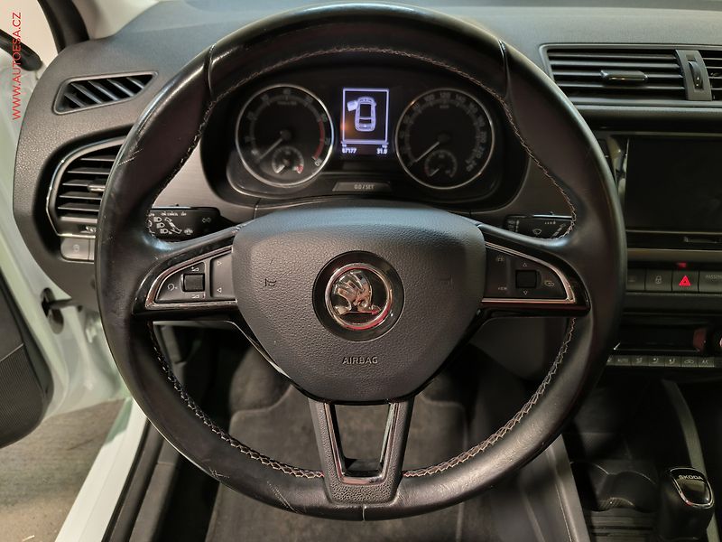 Škoda Fabia (2019) 1.0 TSI, ČR, Style, DSG, LED - fotka 13 z 17