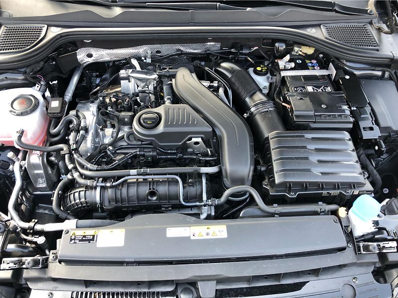 Volkswagen Golf 1.5 TSi LIFE - fotka 28 z 28