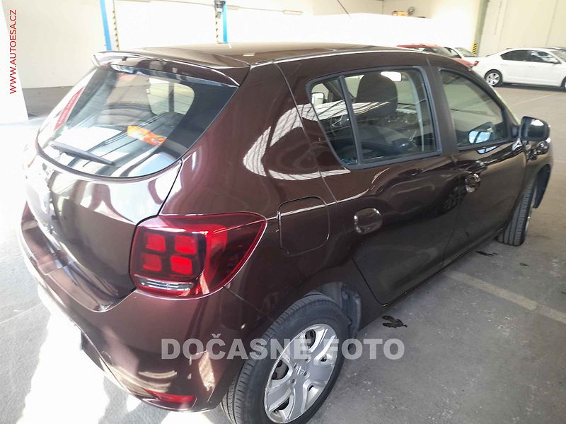 Dacia Sandero (2017) 1.1 i, ČR - fotka 2 z 3