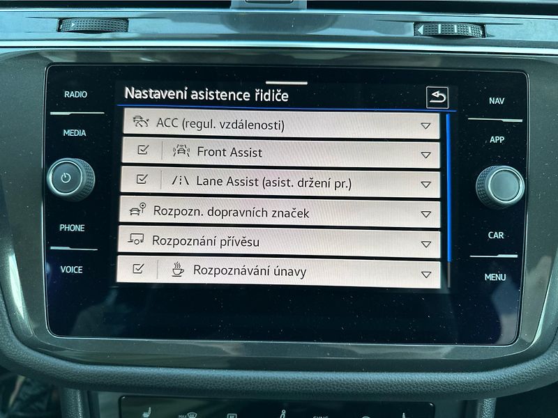 Volkswagen Tiguan 2,0 TDI 110 kW DSG Life - fotka 22 z 23