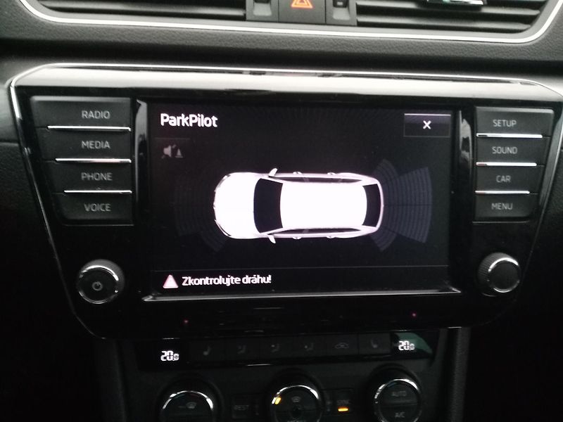 Škoda Superb 2,0 TDI 4x4 /140 kW/ - fotka 28 z 40