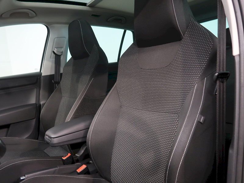 Škoda Rapid (2015) AMBITION 1.2TSI 77KW PANORAMA - fotka 14 z 28