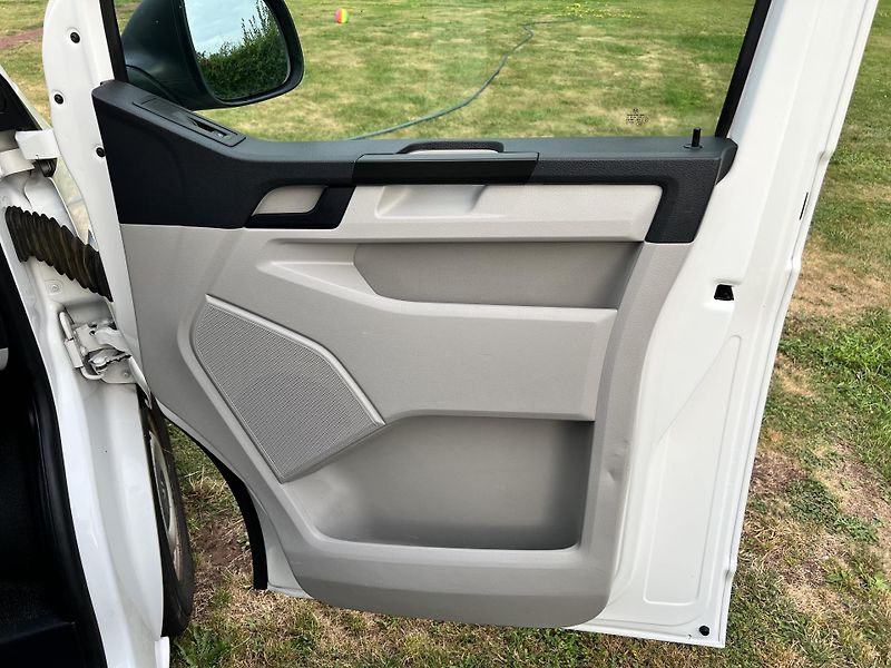 Volkswagen Transporter 2.0TDI 75KW,9MÍST,TZ,KLIMA,1MA - fotka 18 z 37