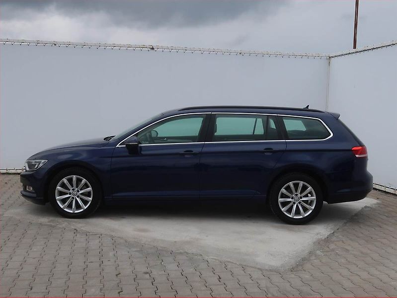 Volkswagen Passat (2017) 1.6 TDI, Automat, Navi - fotka 3 z 18