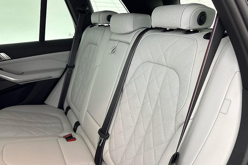 BMW X5 xDrive40d - fotka 9 z 27