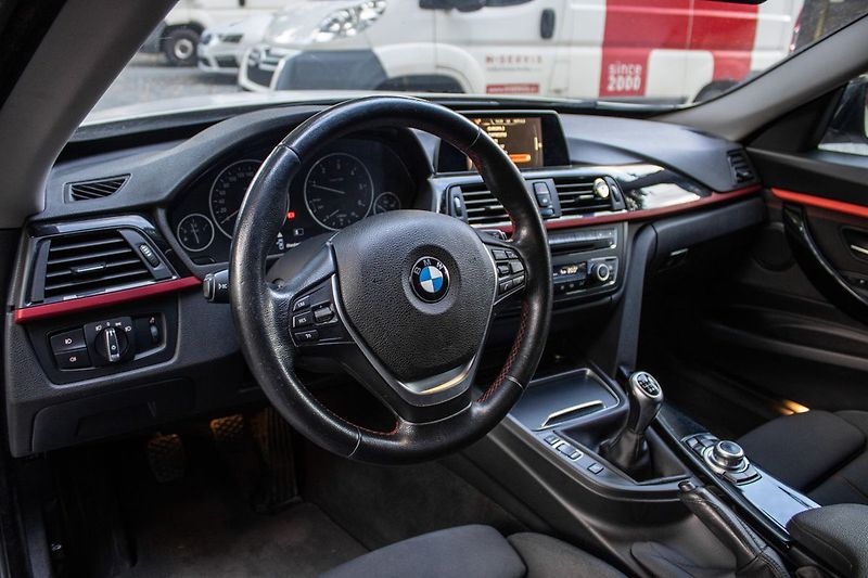 BMW Řada 3 - fotka 7 z 26
