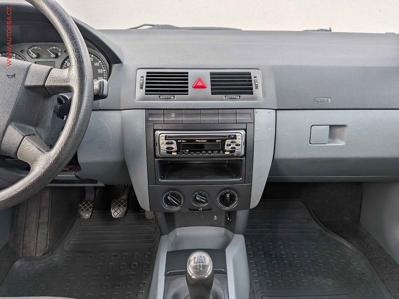 Škoda Fabia (2003) 1.2 12V, 2.maj,ČR, Klima - fotka 14 z 17